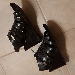 Life Stride Hollie Black Wedge Sandals